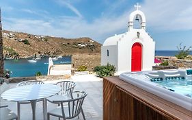 Etesians Luxury Suites